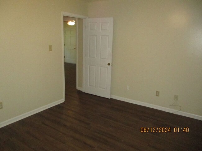Building Photo - 2808 Falcon Ln