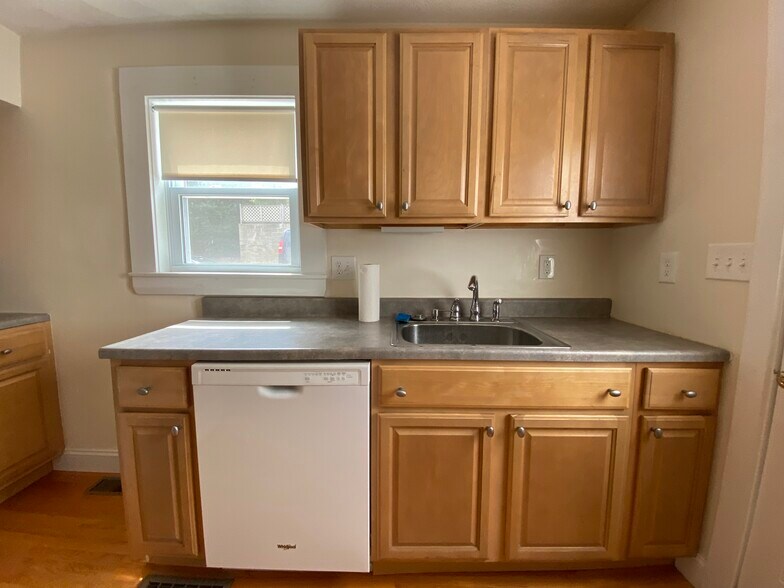 Building Photo - 7 Rifle Ct