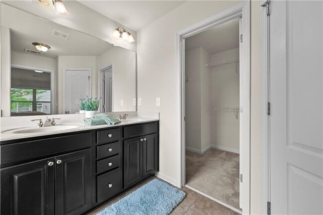 Building Photo - 2396 Whiteoak Bend