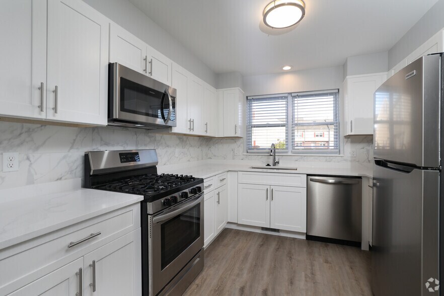 3BR, 1.5BA - 2,000SF - Kitchen - 23 Prince Street Apartments