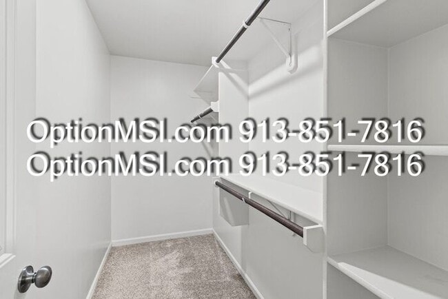 Building Photo - Beautifully Updated Liberty Home in a Prime Location!