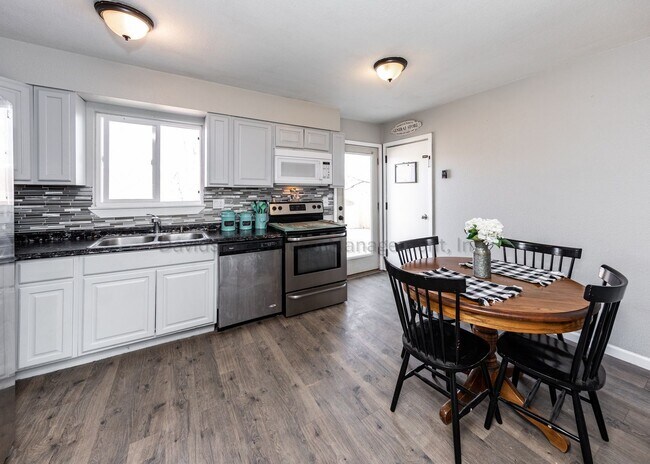 Building Photo - Cozy 3 Bedroom House in Southeast Colorado Springs