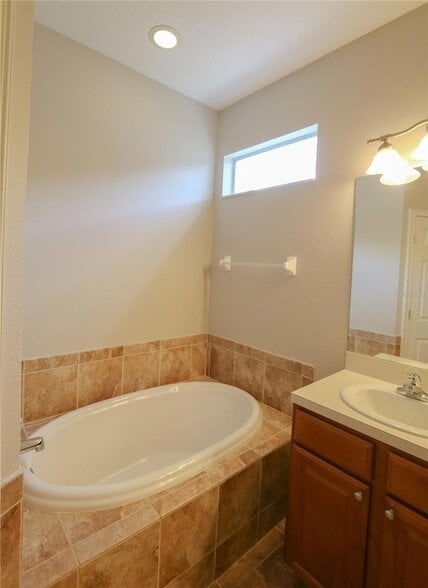 Building Photo - 622 Breezeway Ct