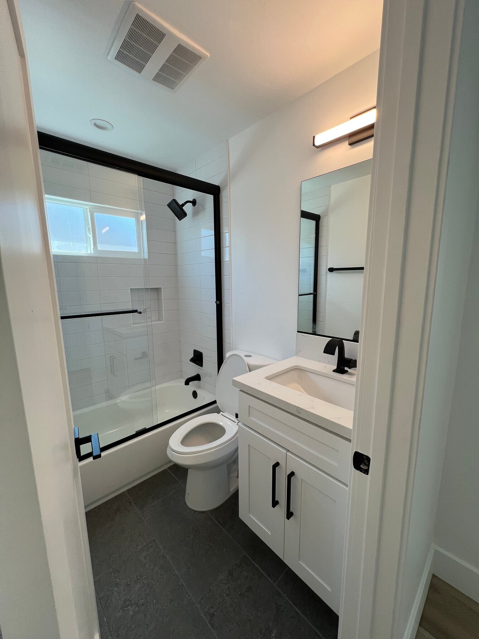 Building Photo - 4814 Hedda St