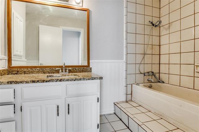 Building Photo - 1311 Willowbrook St