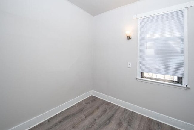 Building Photo - 53 Main St