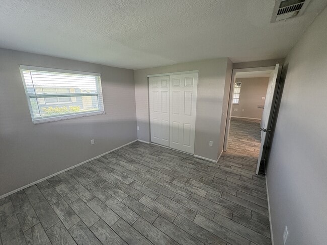 Building Photo - 308 Colonia Ln E