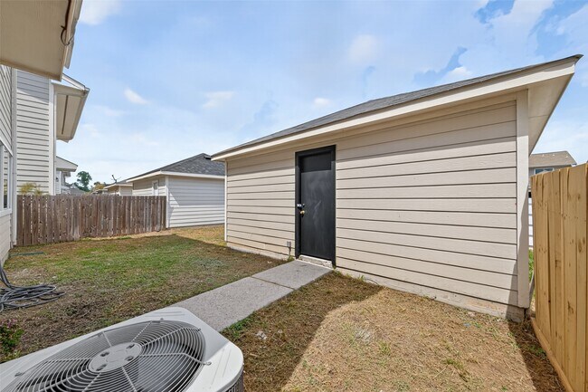 Building Photo - 19515 Fletcher Way Dr