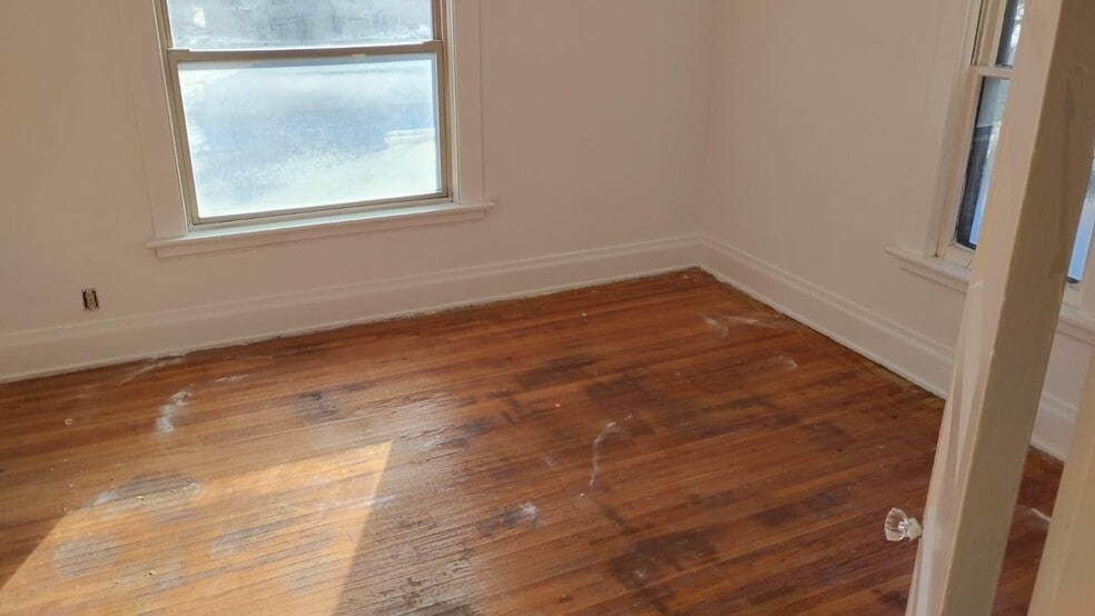 Building Photo - 1626 2nd Ave N