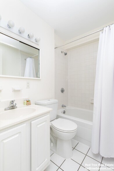 Building Photo - 175 Freeman St