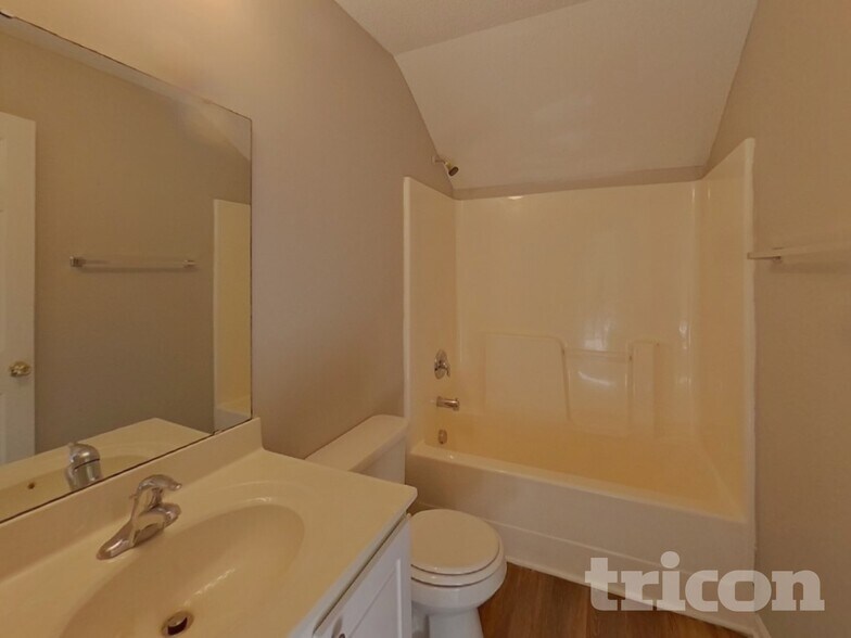 Building Photo - 216 Meyer Ln