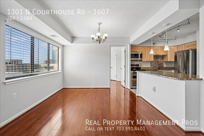 Building Photo - 1301 N Courthouse Rd