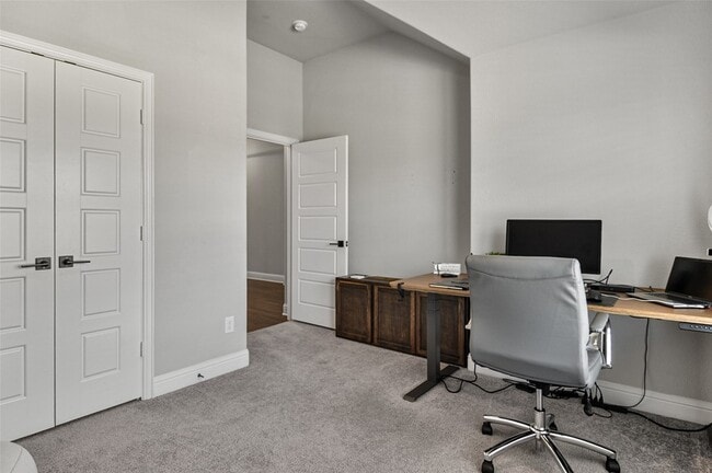 Building Photo - 424 Molly Ln