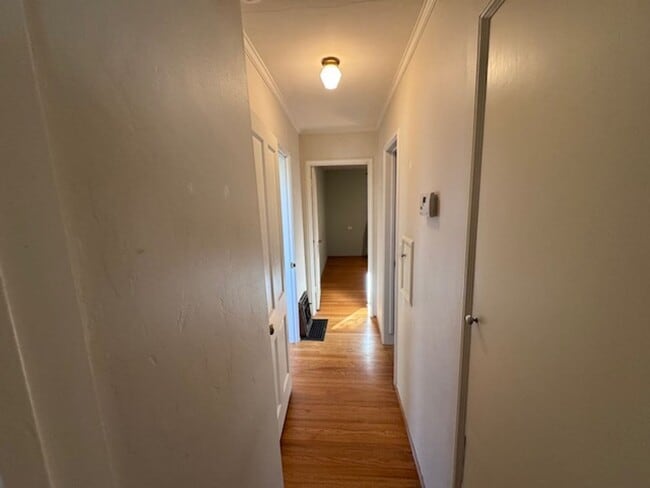 Building Photo - 3 bed/ 2 Bath House within Walking Distance to Cal Poly