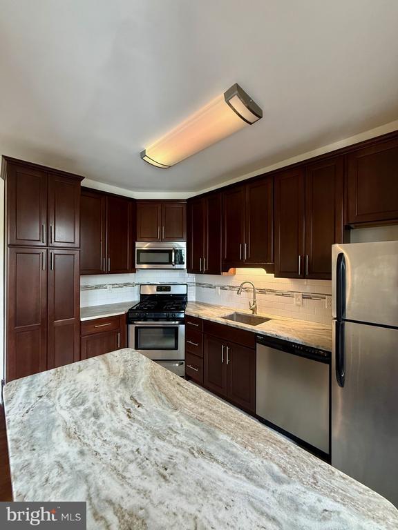 Building Photo - 1610 N Broom St