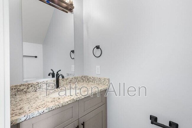 Building Photo - 21 Catawba Valley Ct