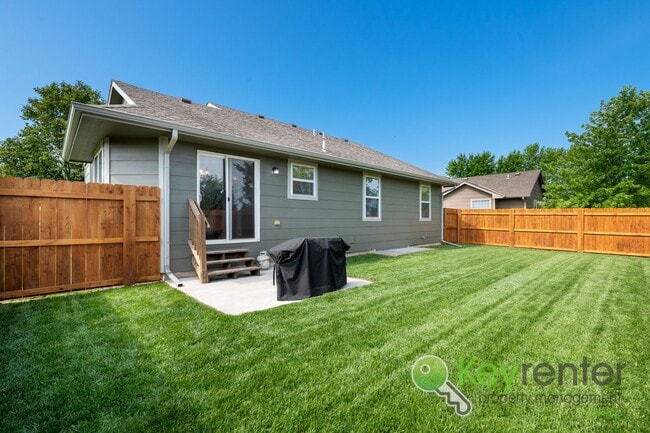 Building Photo - 5 Bedroom 3 Bathroom | Glen Hills - Derby, KS