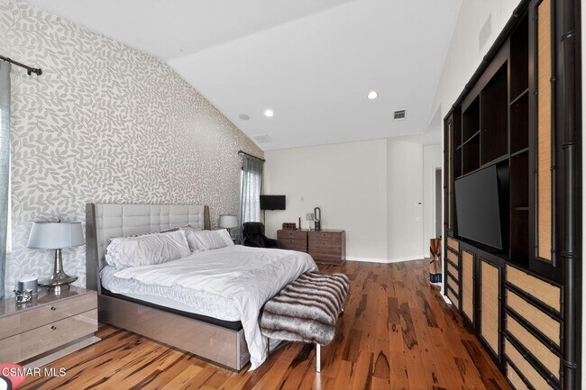 Building Photo - 9651 Sagebrush Ave