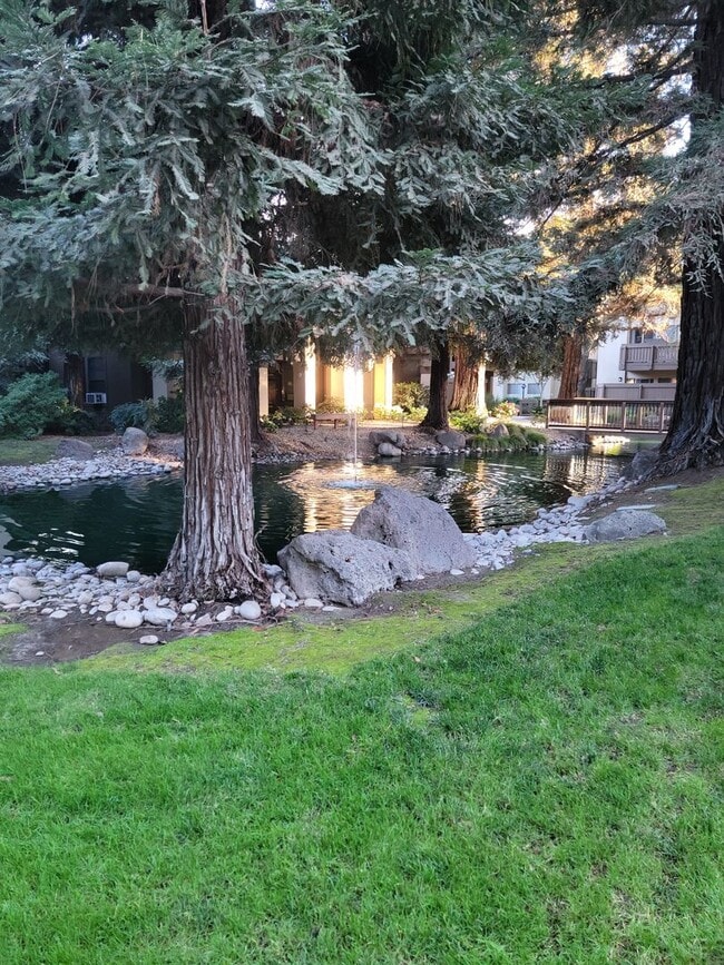 Building Photo - Condo in the most desired gated community ...