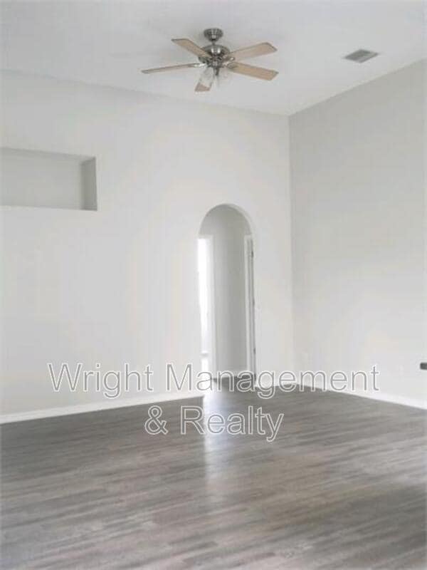 Building Photo - 1414 Loretto Cir