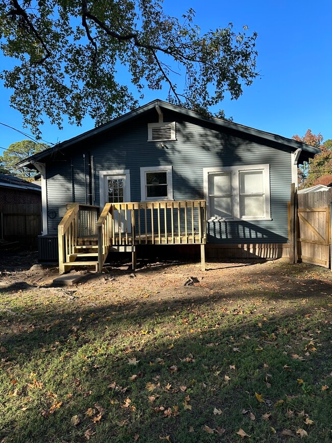 Building Photo - 204 Goode Ave