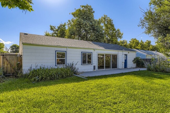 Building Photo - 3270 S Flamingo Way