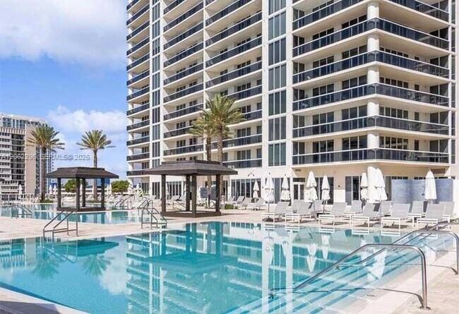 Building Photo - 1850 S Ocean Dr