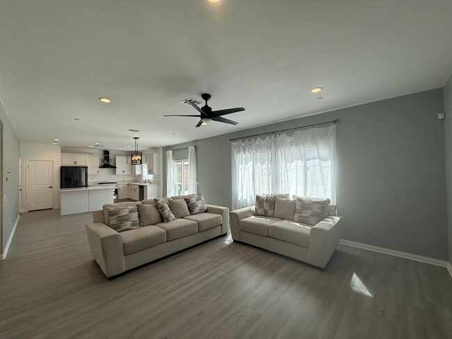 Building Photo - New Victorville 5 Bedroom + 3 Bathroom!