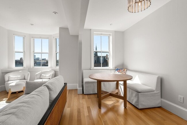 Building Photo - 131 Pembroke St