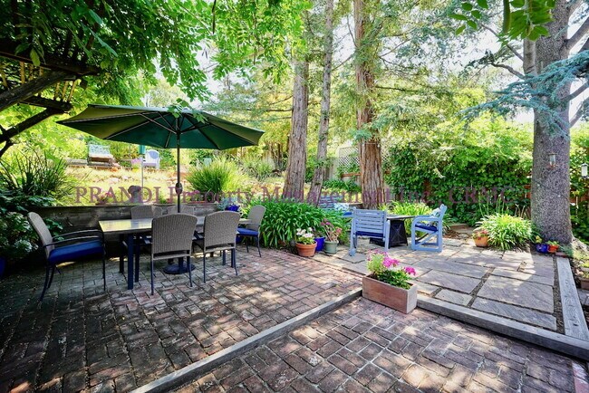 Building Photo - Quality San Anselmo Home Near Parks and Sc...