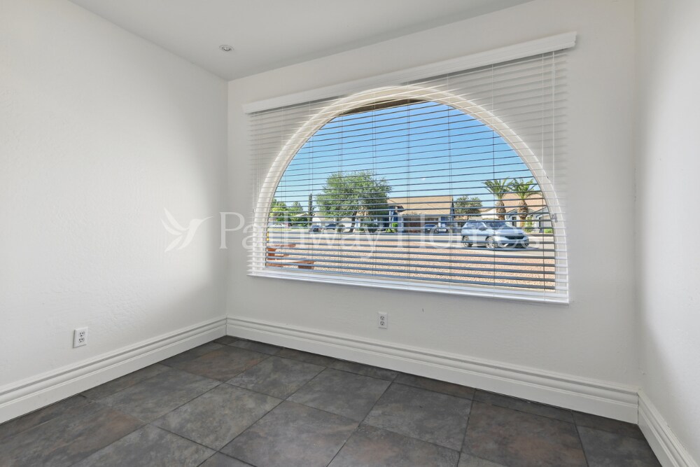 Building Photo - 7704 W San Juan Ave