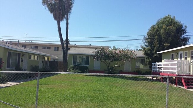 Building Photo - Charming duplex with garage in La Mesa!