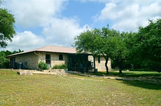 Building Photo - 696 Hill Country Trail