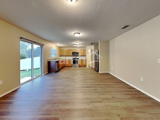 Building Photo - 7271 Wakeview Dr