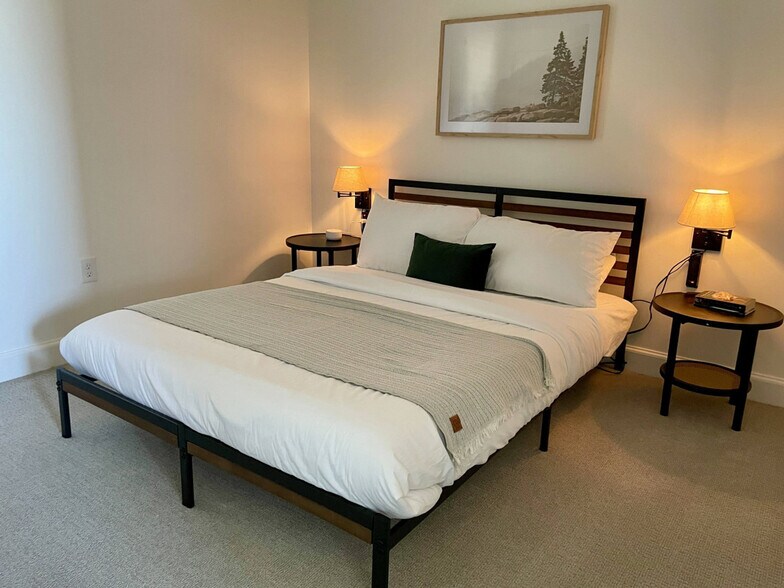 Building Photo - 758 N Broadway