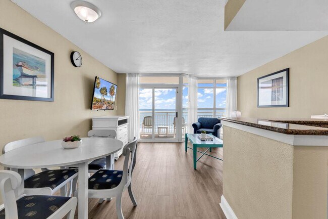 Building Photo - 2506 N Ocean Blvd