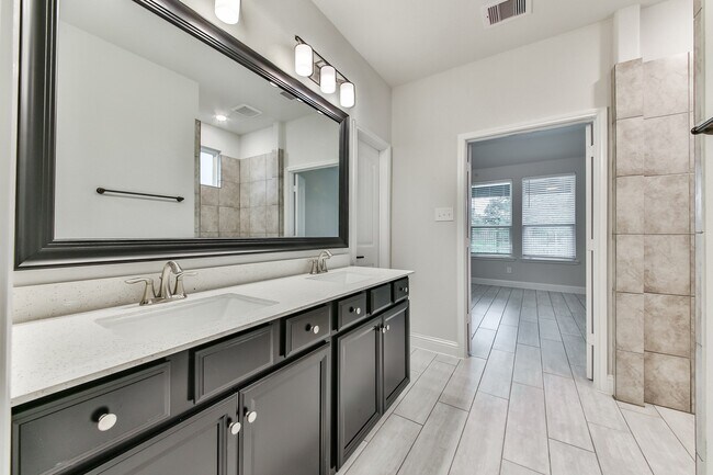 Building Photo - 11731 Tranquility Summit Dr