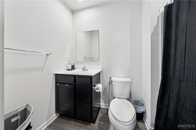 Building Photo - 32 Florence Ln