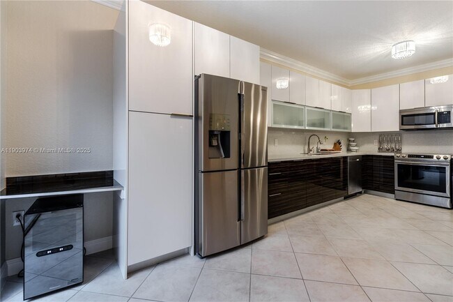 Building Photo - 1275 Yellowheart Way