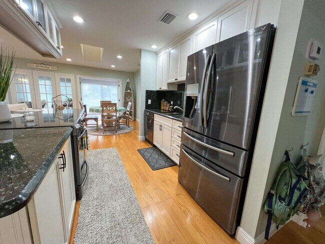 Building Photo - 1260 SW 25th Ln