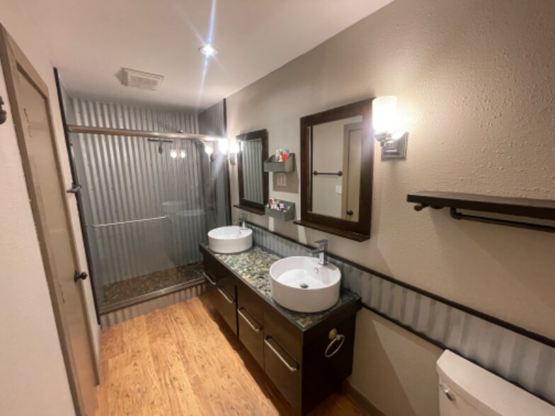 Building Photo - 816 W Beaver Creek Blvd