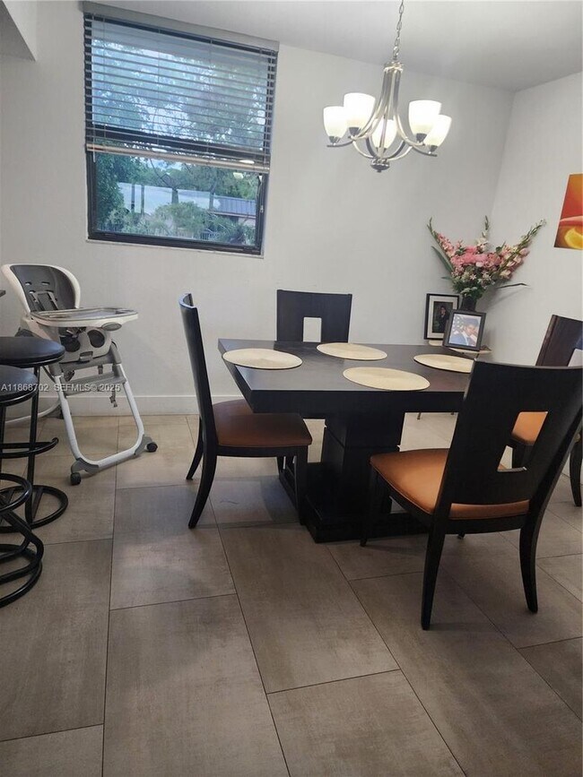 Building Photo - 8419 Forest Hills Dr