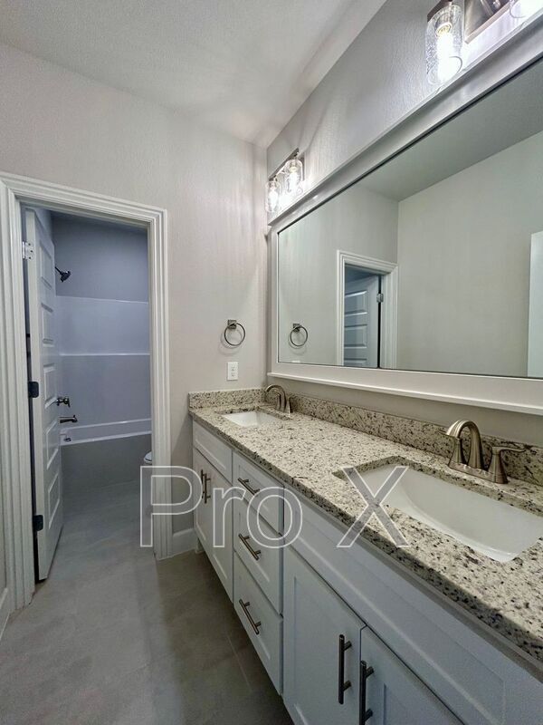 Building Photo - 1900 Charles St