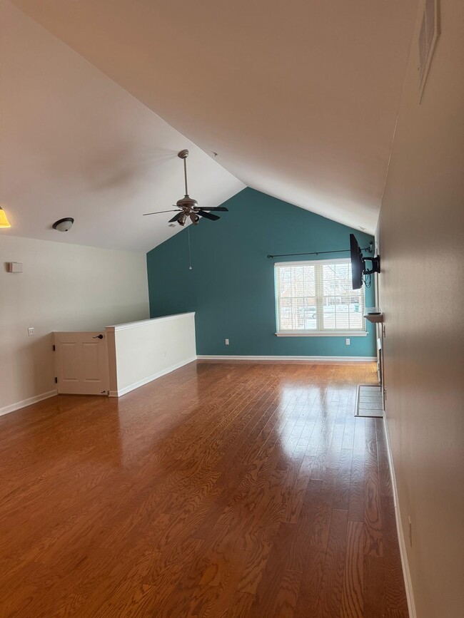 Building Photo - 7438 Lacy Dr