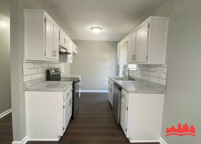 Building Photo - 3930 Chelsea Hill Dr