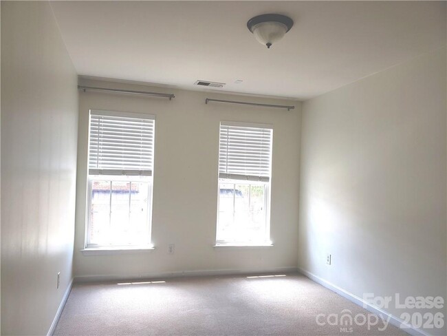 Building Photo - 3226 Park South Station Blvd