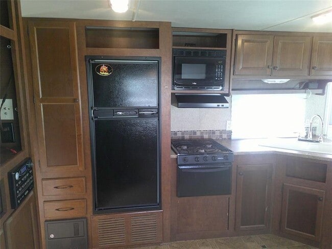 Building Photo - 19115 NE Miami Ct