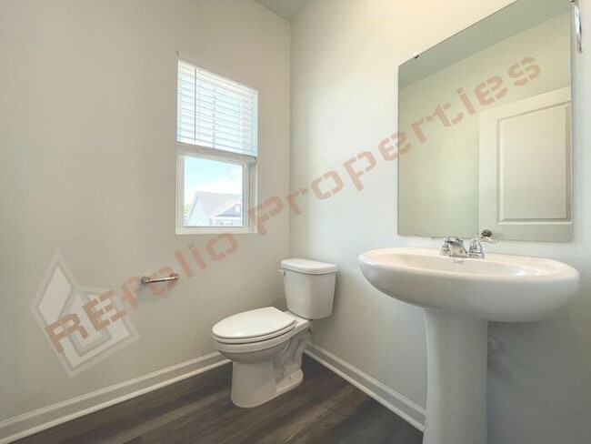 Building Photo - Brand New 3 Story 4 bedroom, 3.5 bathroom ...