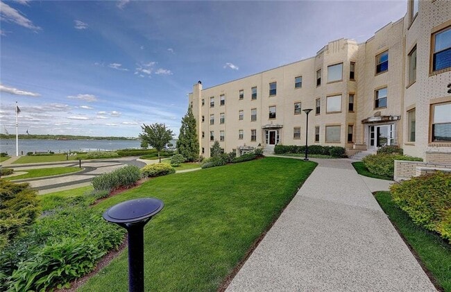 Building Photo - 1180 Narragansett Blvd