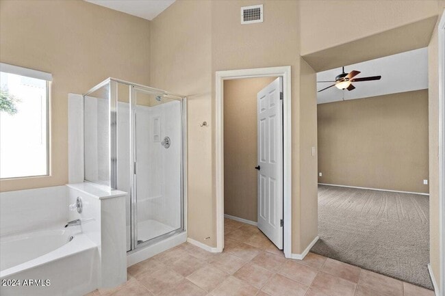 Building Photo - 1310 E Sheena Dr